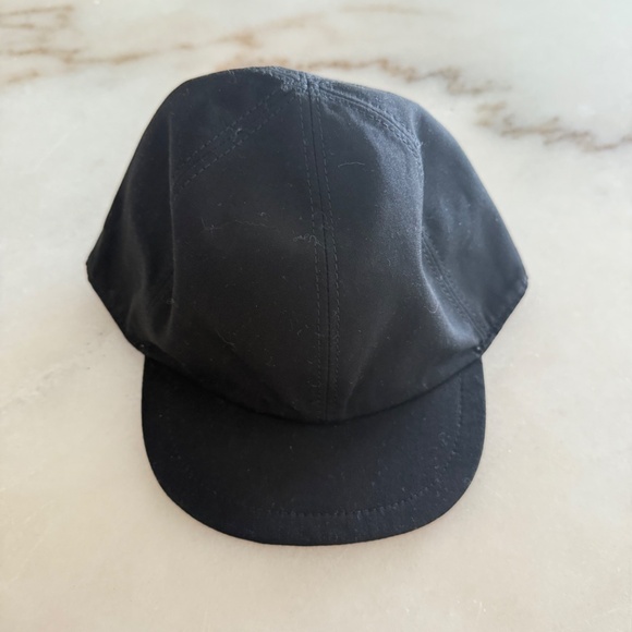 Burberry Kids Reversible Baseball Cap (12- 18 months) - Picture 3 of 3